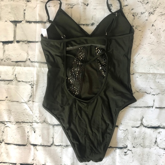 Mossimo One Piece Swimsuit (Target) - Picture 2 of 4